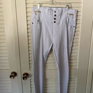 Bae City white denim skinny jeans size 2x.